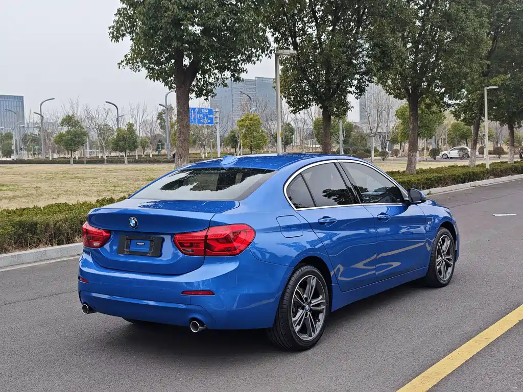 BMW 1 Series 2020 — фото 9