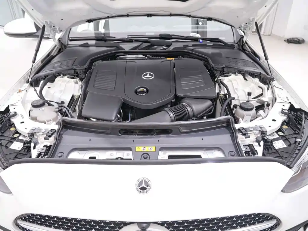 Mercedes-Benz C-Class 2023 — фото 24