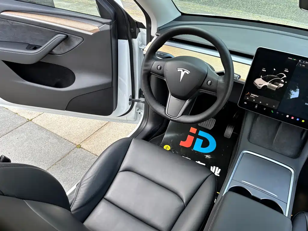 Tesla Model Y 2021 — фото 17