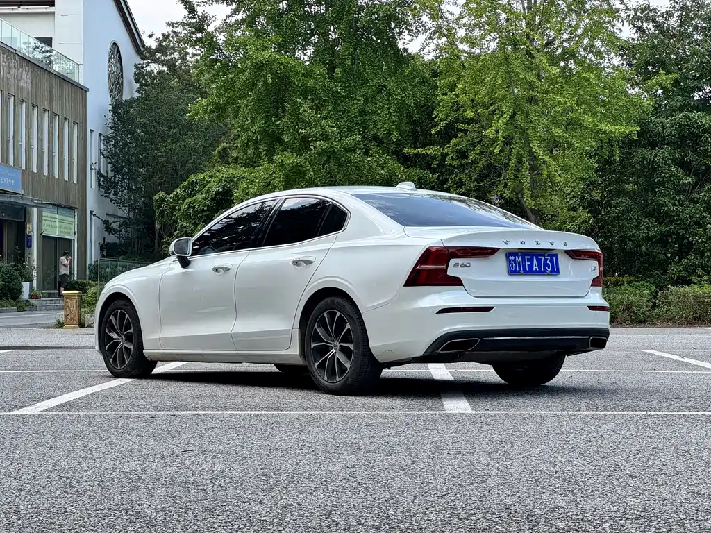 Volvo S60 2020 — фото 4