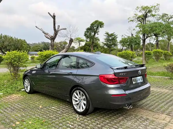 BMW 3 Series GT 2019