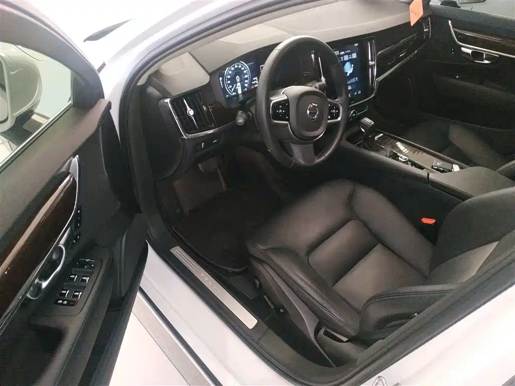 Volvo S90 2018 — фото 16