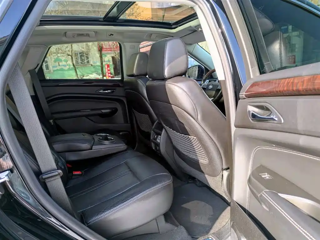 Cadillac SRX 2012 — фото 11