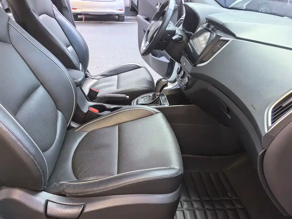Hyundai ix25 2015 — фото 12