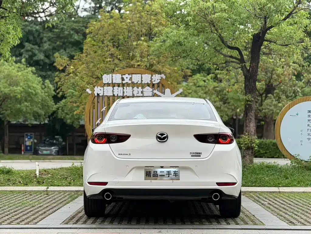 Mazda 3 Axela 2020 — фото 17