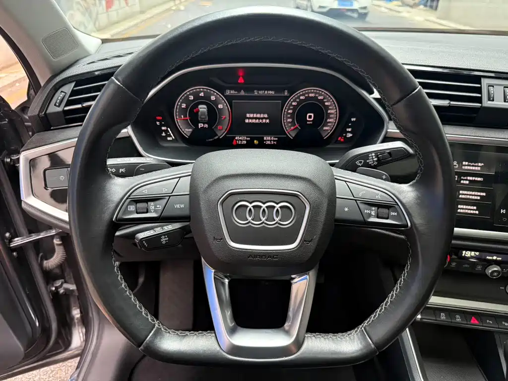 Audi Q3 2022 — фото 11