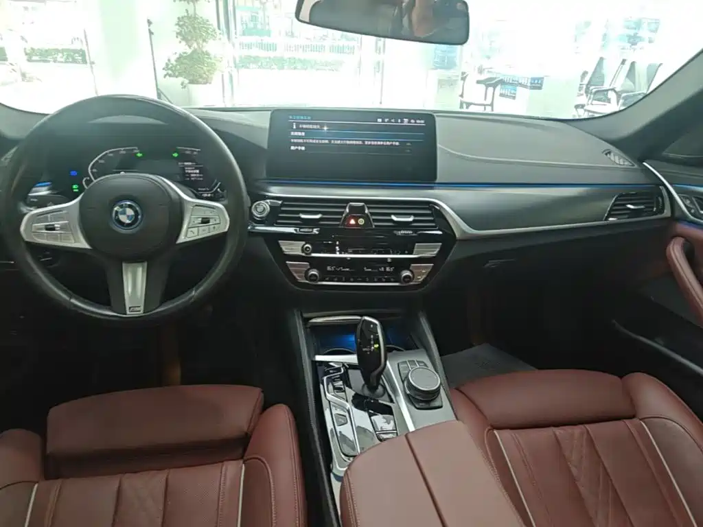 BMW 5 Series New Energy 2023 — фото 10