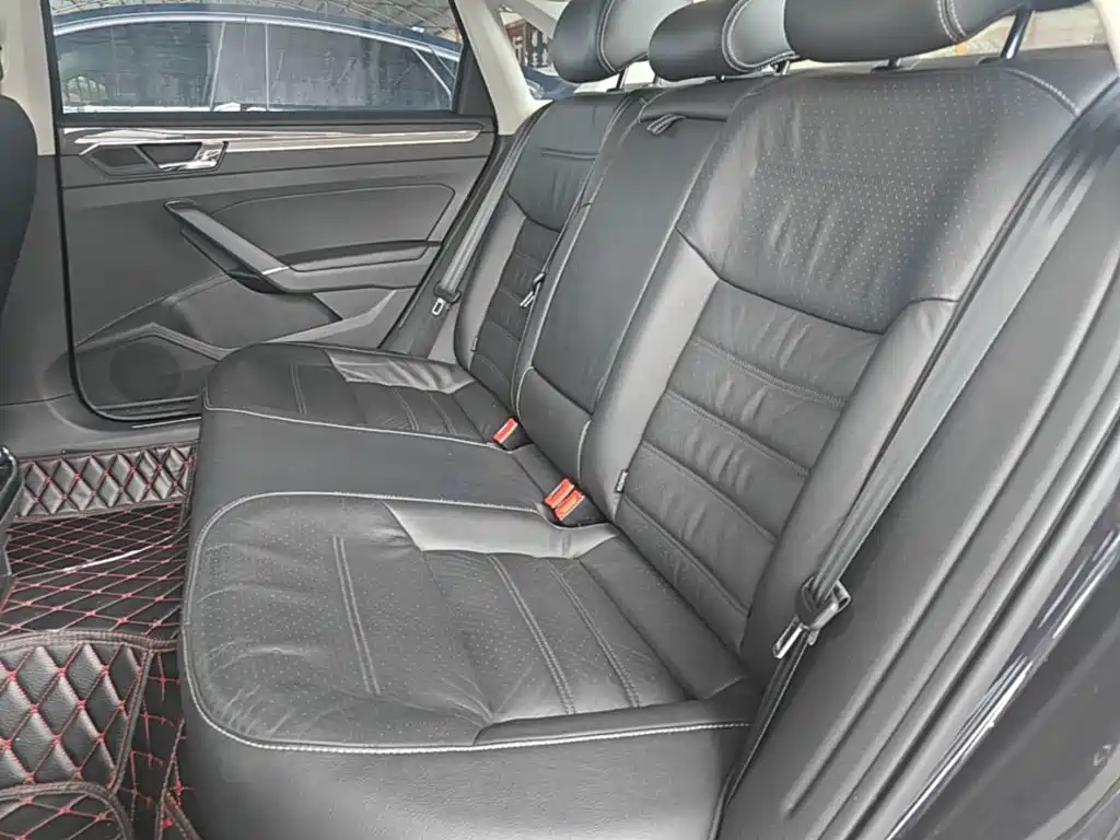 Volkswagen Passat 2017 — фото 17
