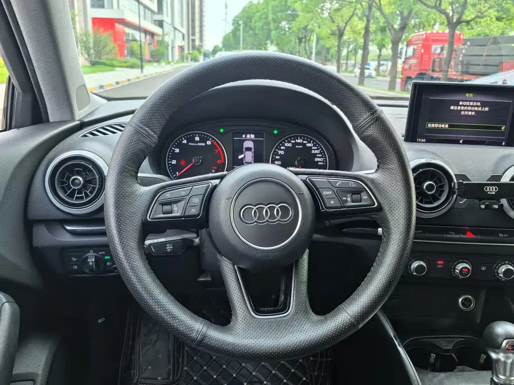 Audi A3 2021 — фото 10