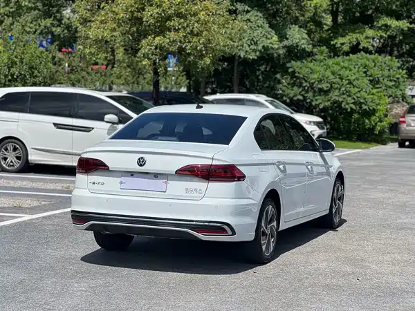 Volkswagen Bora 2023