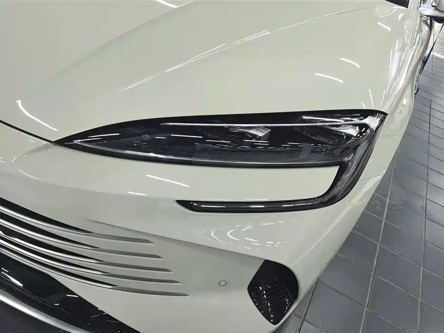 BYD Seal 07 DM-i 2025 — фото 4