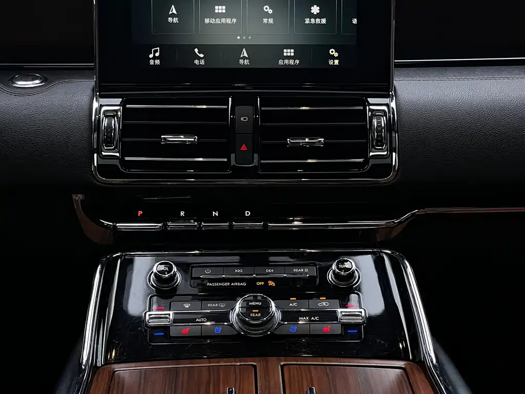 Lincoln Navigator 2019 — фото 25