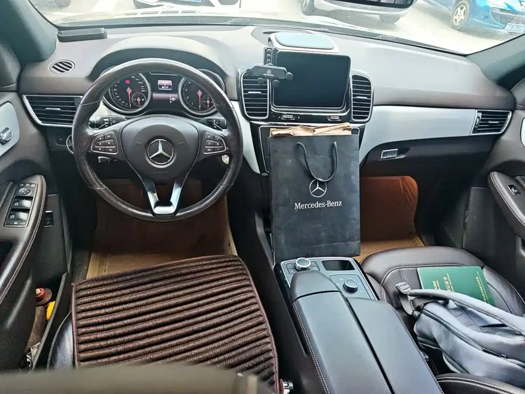 Mercedes-Benz GLE 2015 — фото 13