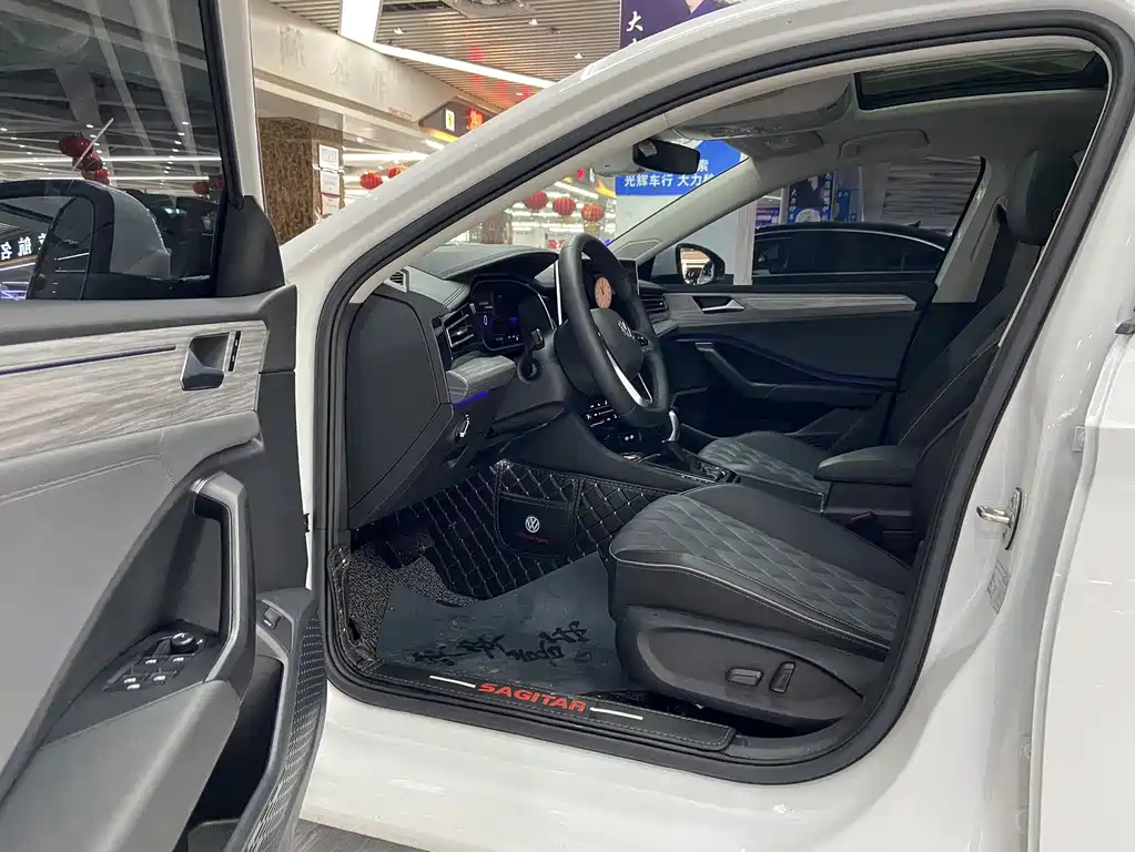 Volkswagen Sagitar 2022