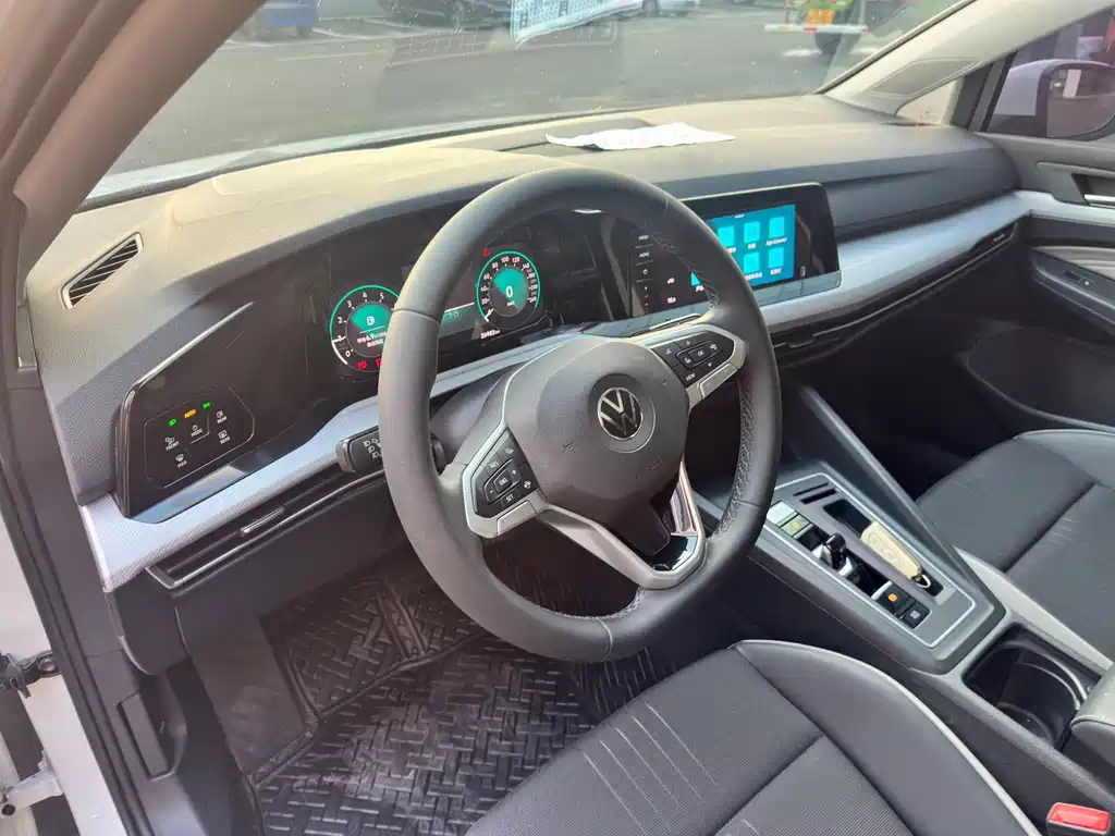 Volkswagen Golf 2022