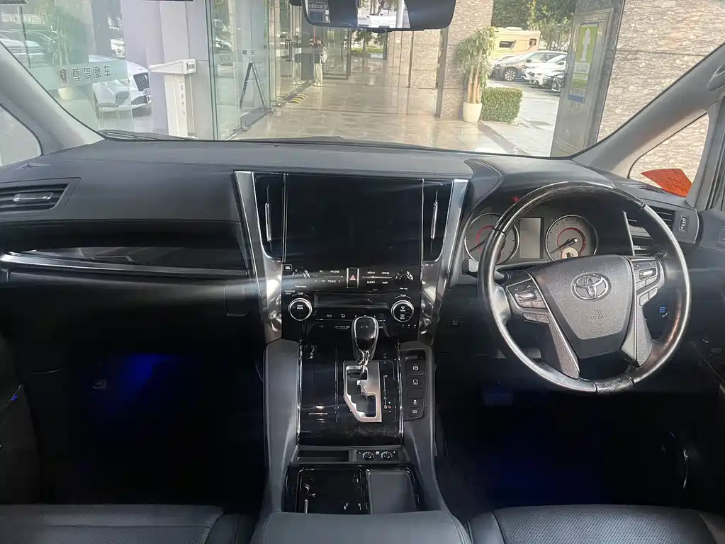 Toyota Alphard 2020 — фото 5