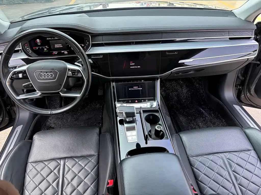 Audi A8 2021 — фото 11