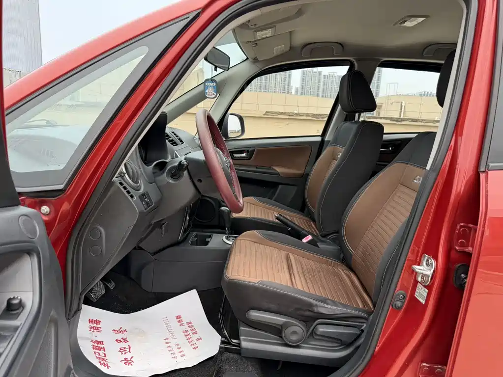 Suzuki SX4 2014 — фото 10