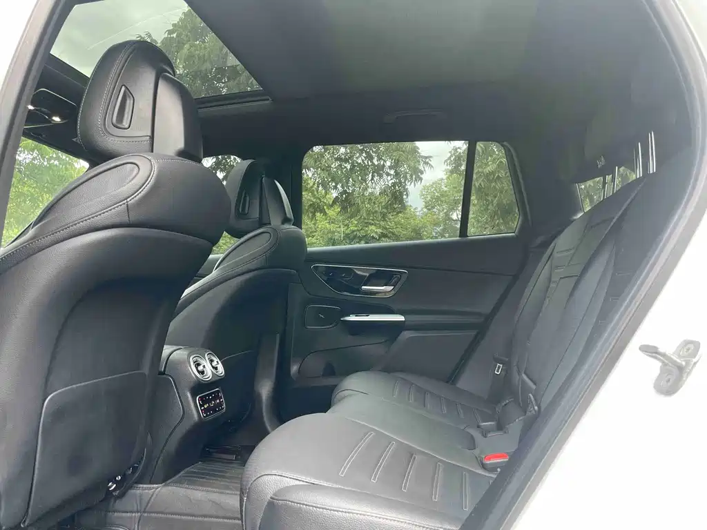 Mercedes-Benz GLC 2023
