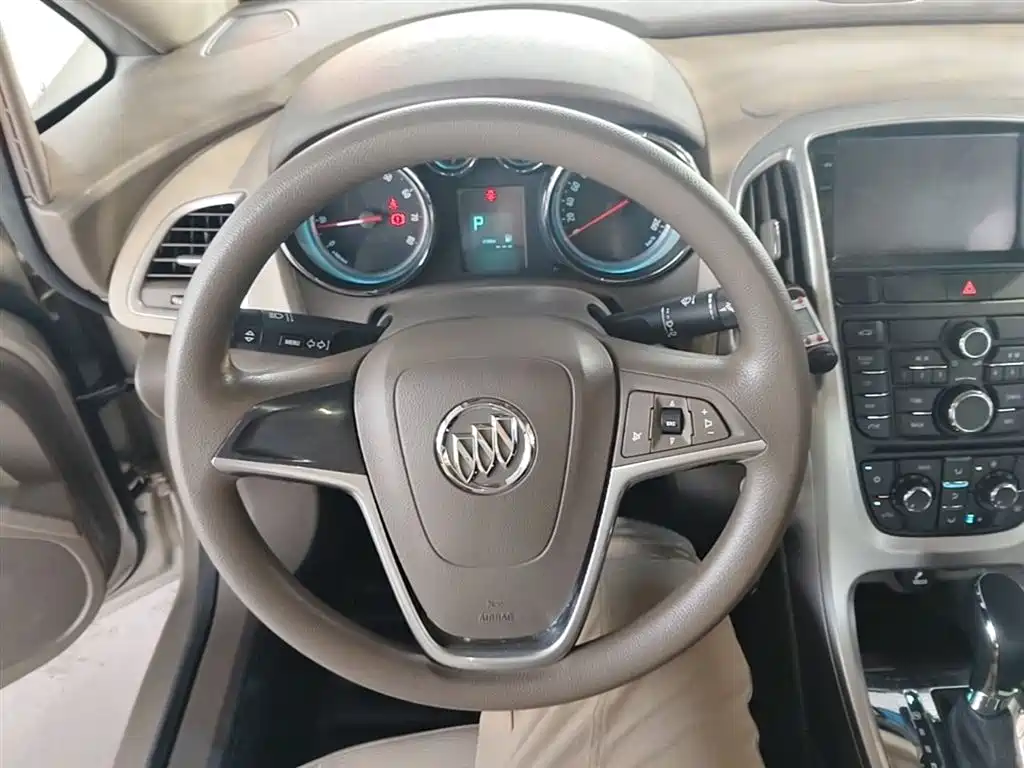 Buick Excelle 2014 — фото 11