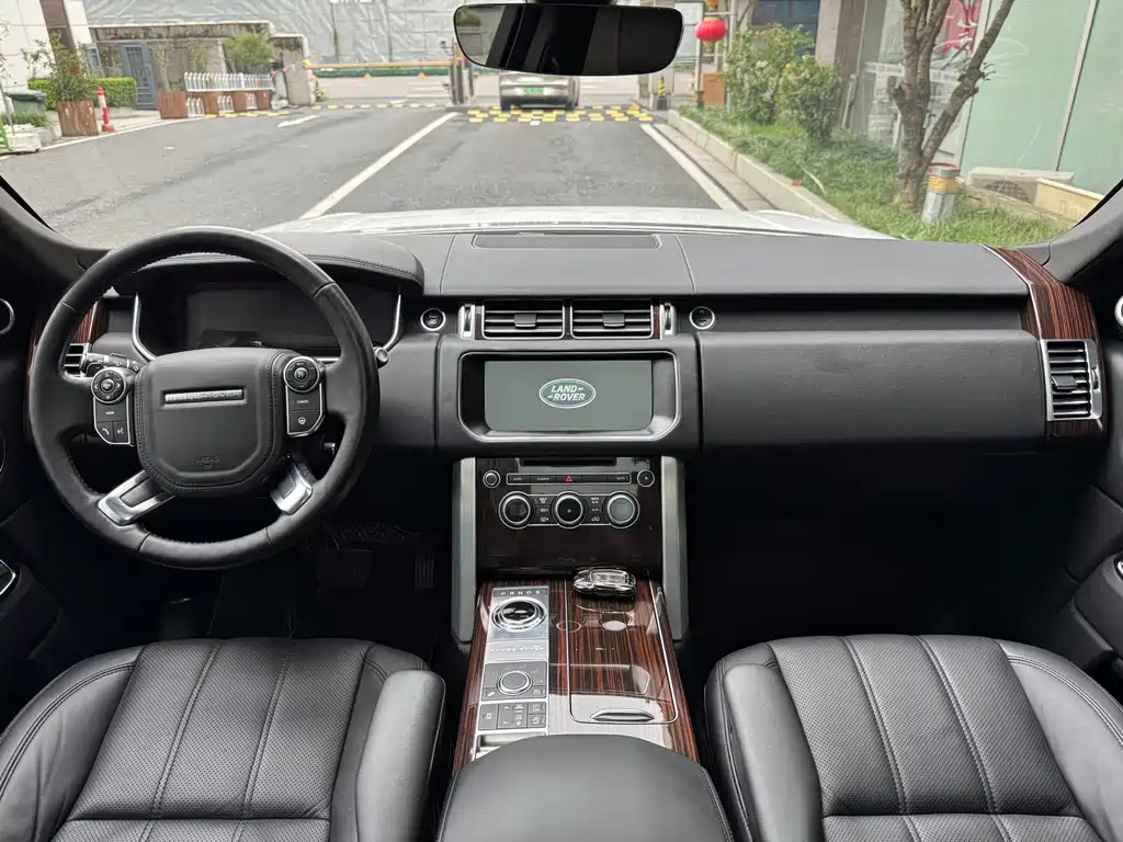 Land Rover Range Rover 2018 — фото 27