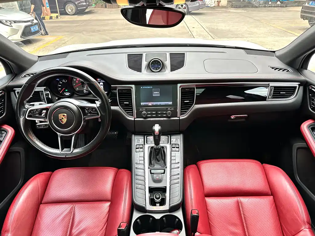 Porsche Macan 2018 — фото 9