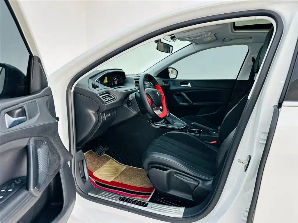 Peugeot 308 2017 — фото 13