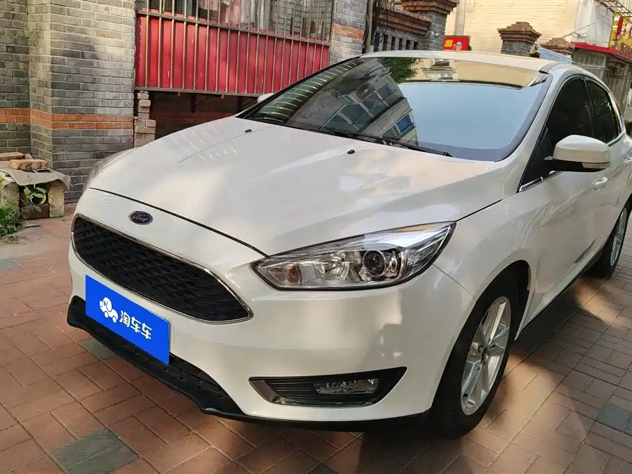 Ford Focus 2019 — фото 1