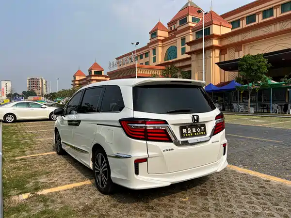 Honda Elysion 2016