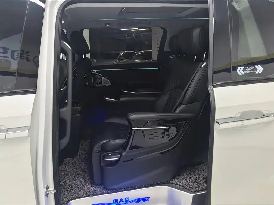 GAC Motor Trumpchi M8 2023 — фото 11