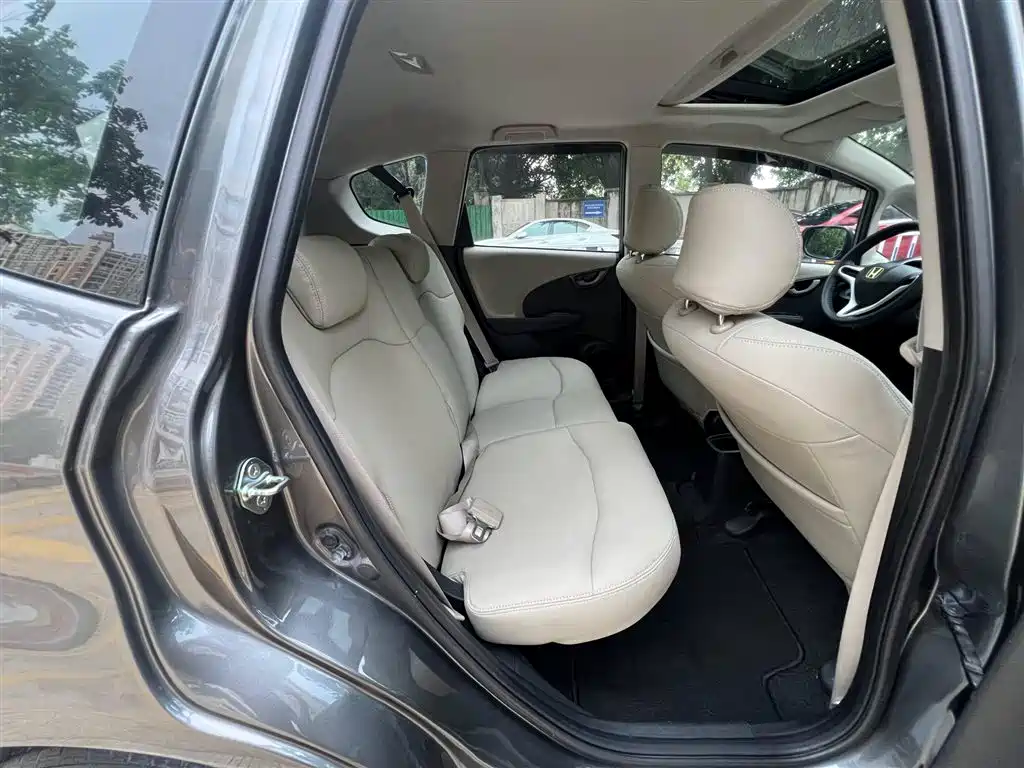 Honda Fit 2012 — фото 12