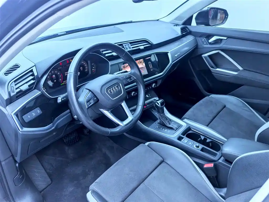 Audi Q3 2023 — фото 10