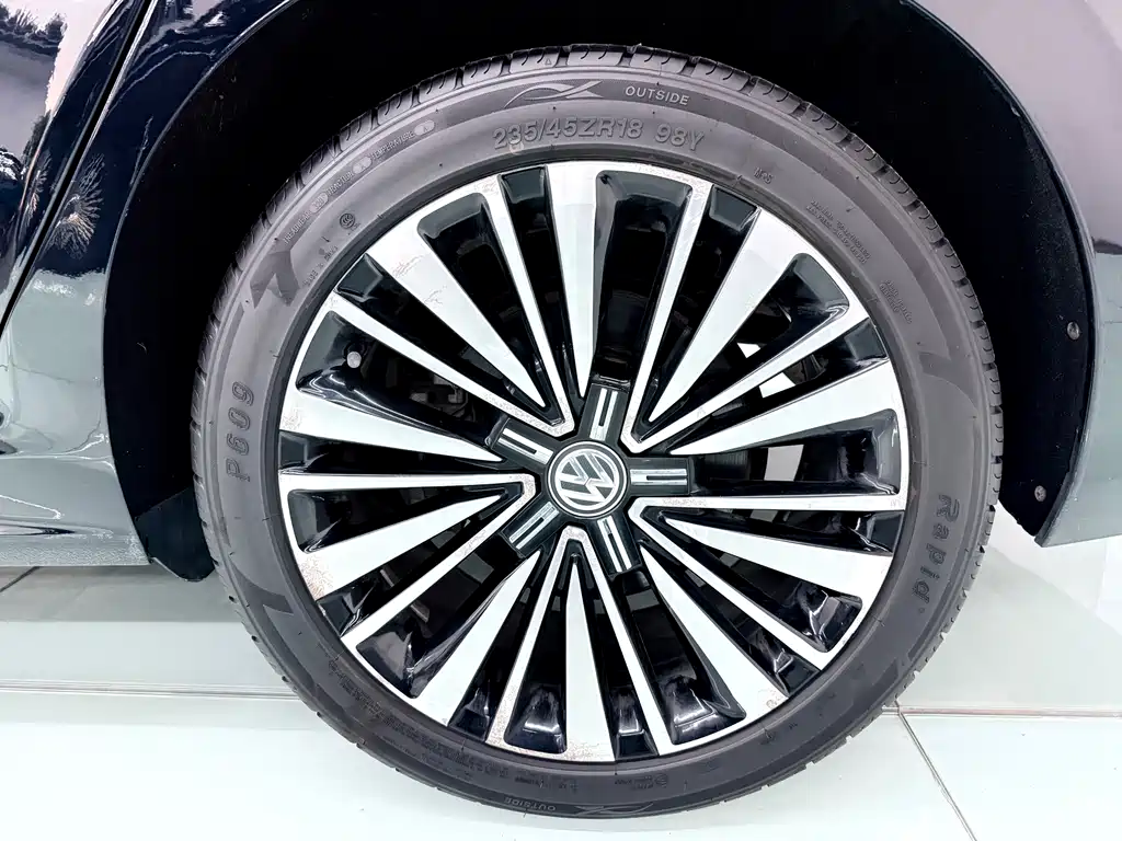 Volkswagen Passat 2020 — фото 23