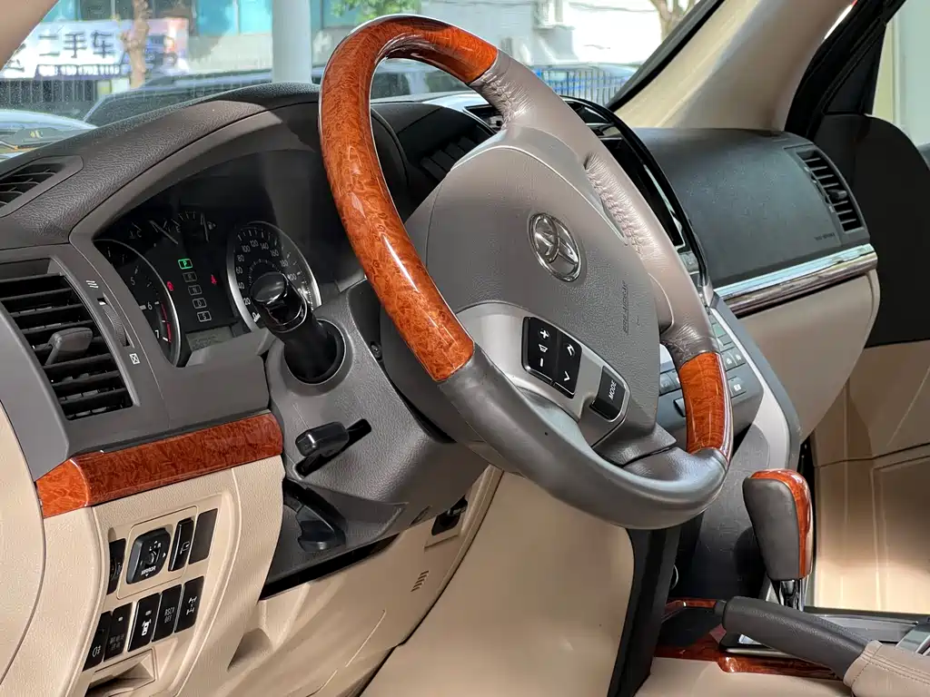 Toyota Land Cruiser 2015 — фото 5