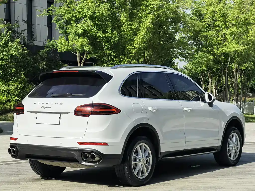 Porsche Cayenne 2015 — фото 7