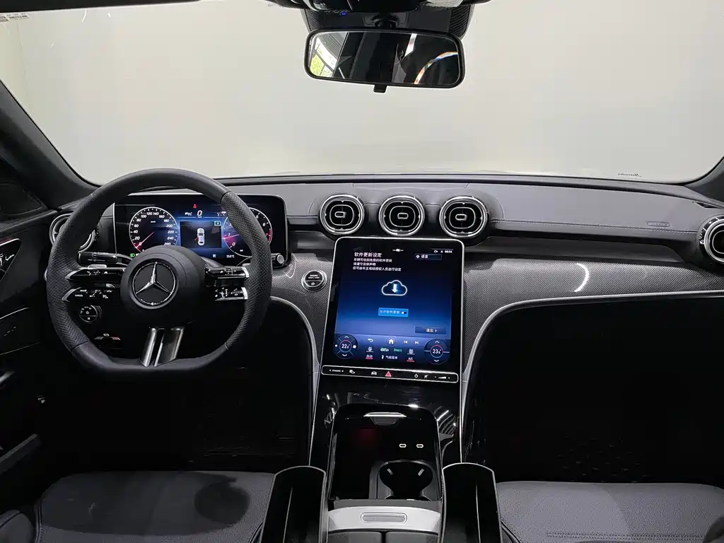Mercedes-Benz C-Class 2023 — фото 17