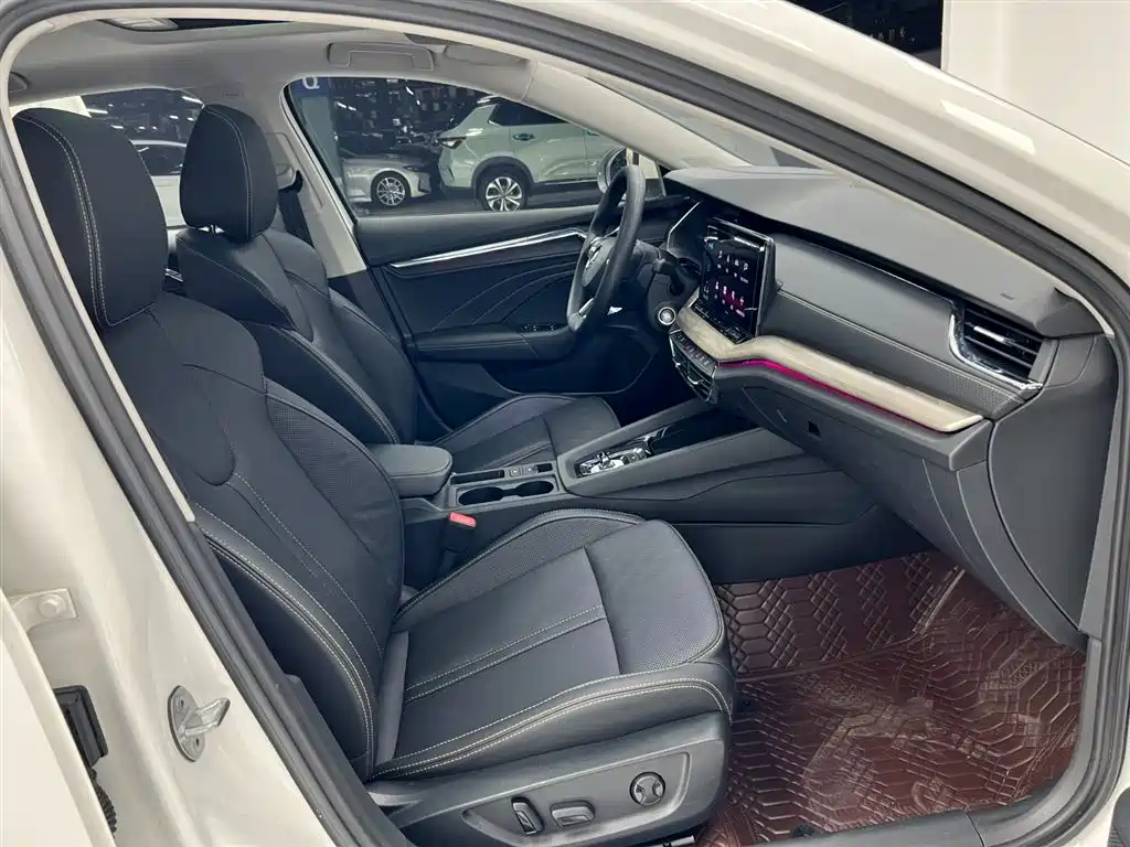 Skoda Octavia 2022 — фото 31