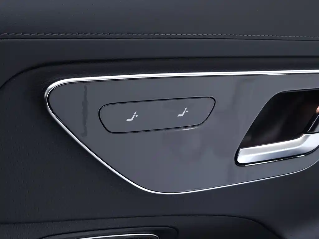 Mercedes-Benz C-Class 2024 — фото 18