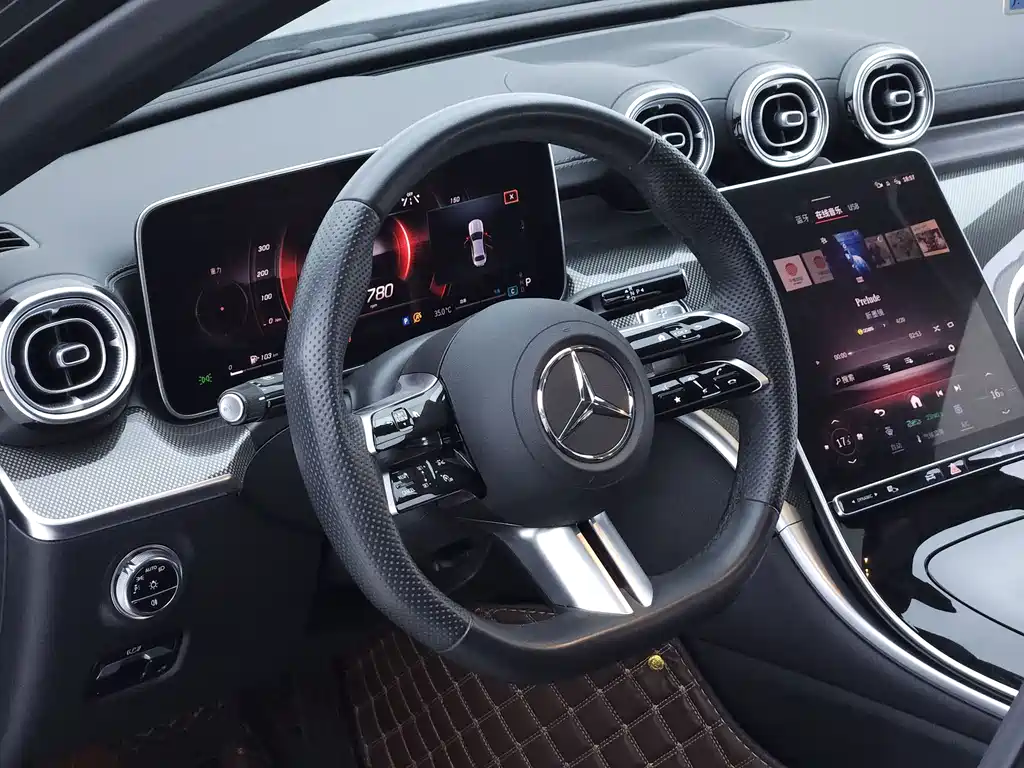 Mercedes-Benz C-Class 2024 — фото 16