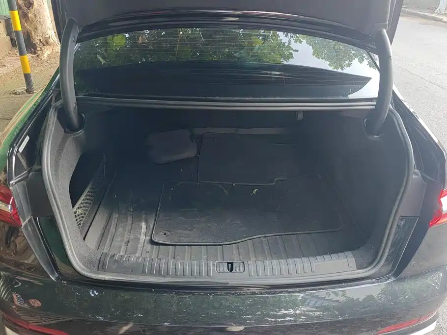 Audi A6L 2022