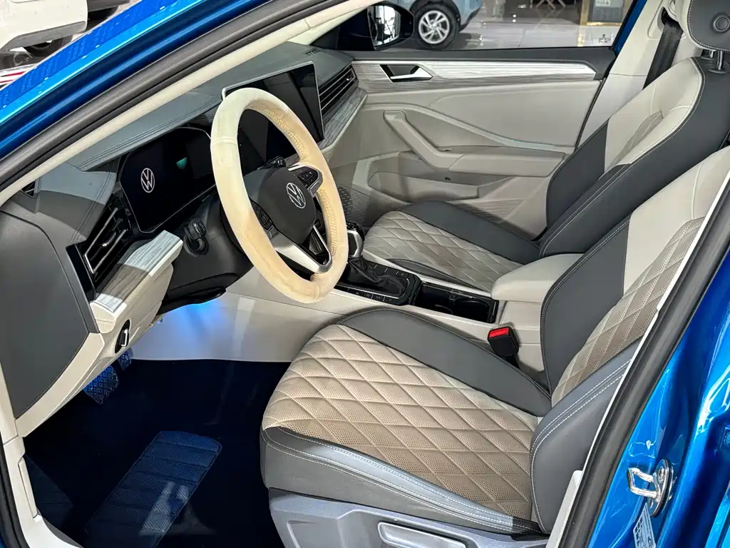Volkswagen Sagitar 2022