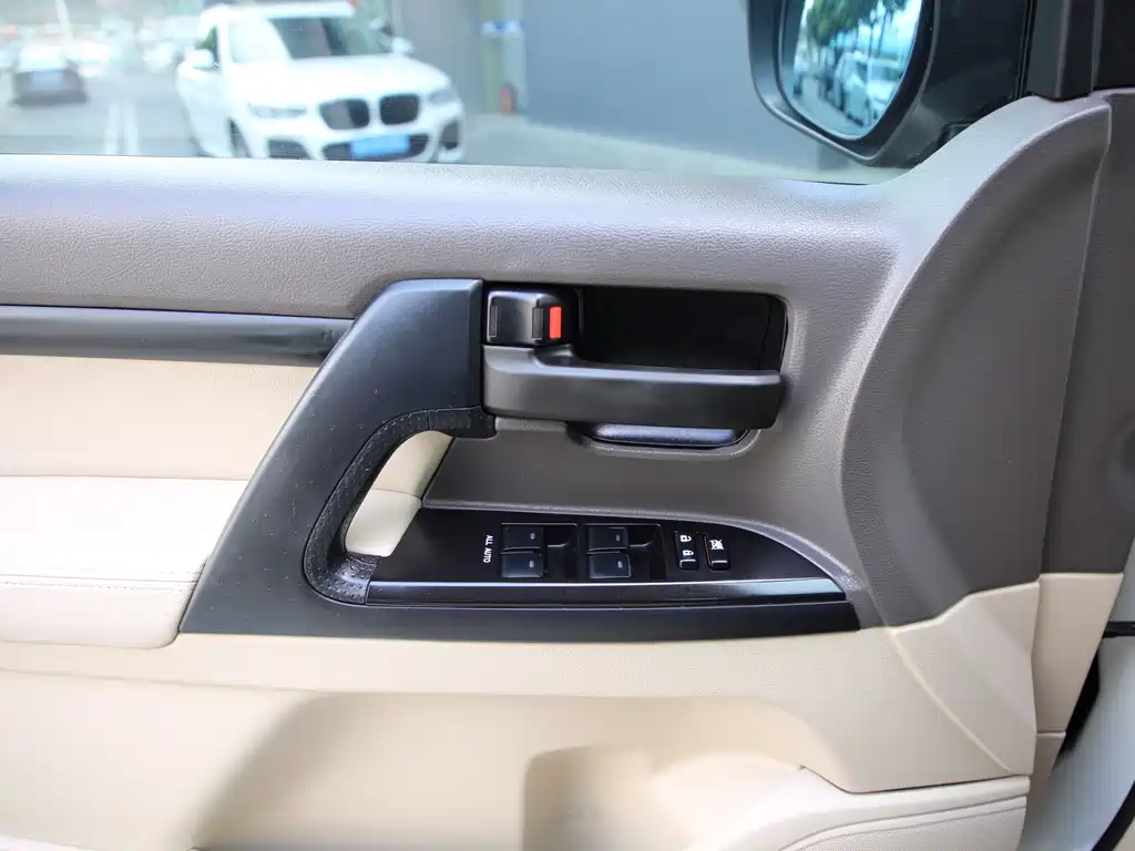 Toyota Land Cruiser 2019 — фото 14