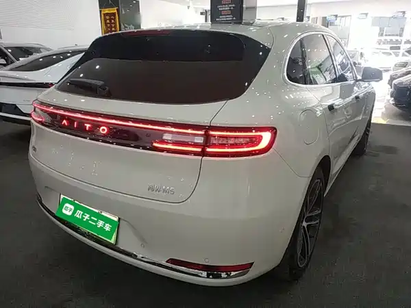 AITO M5 2025