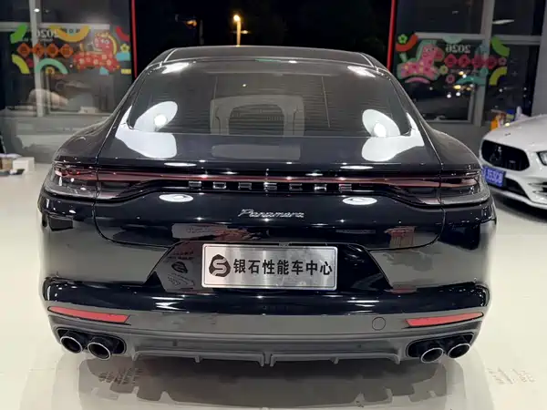Porsche Panamera 2022