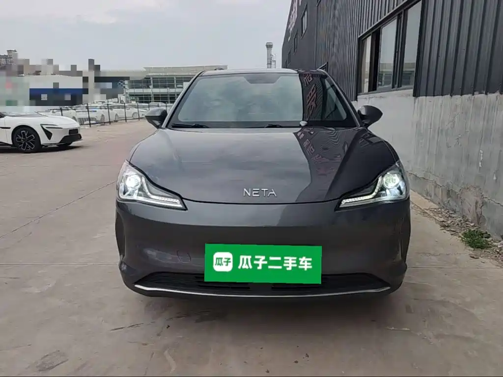 Neta V 2022