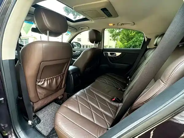 Infiniti FX 2011