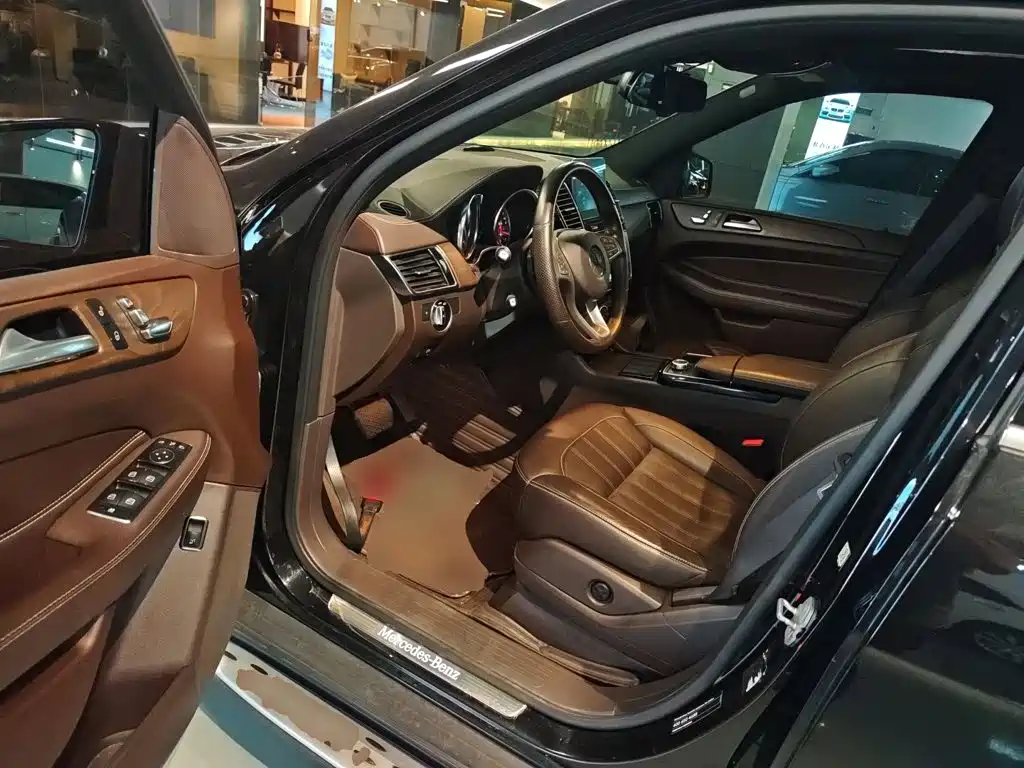 Mercedes-Benz GLE 2018 — фото 12