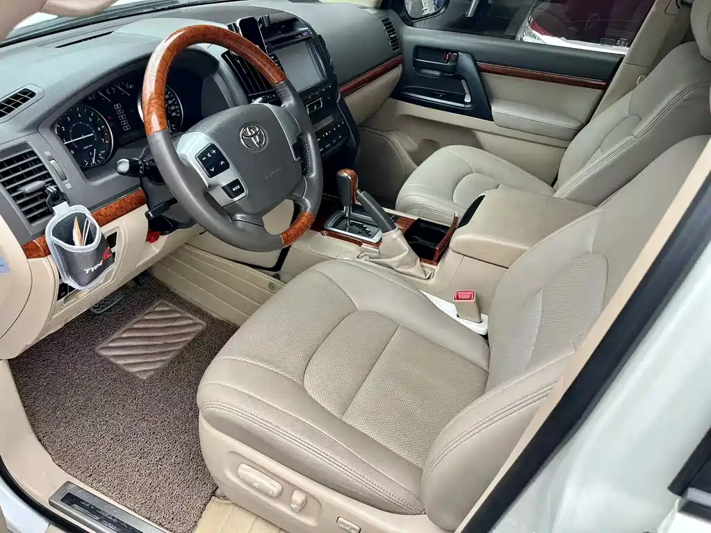 Toyota Land Cruiser 2015 — фото 4