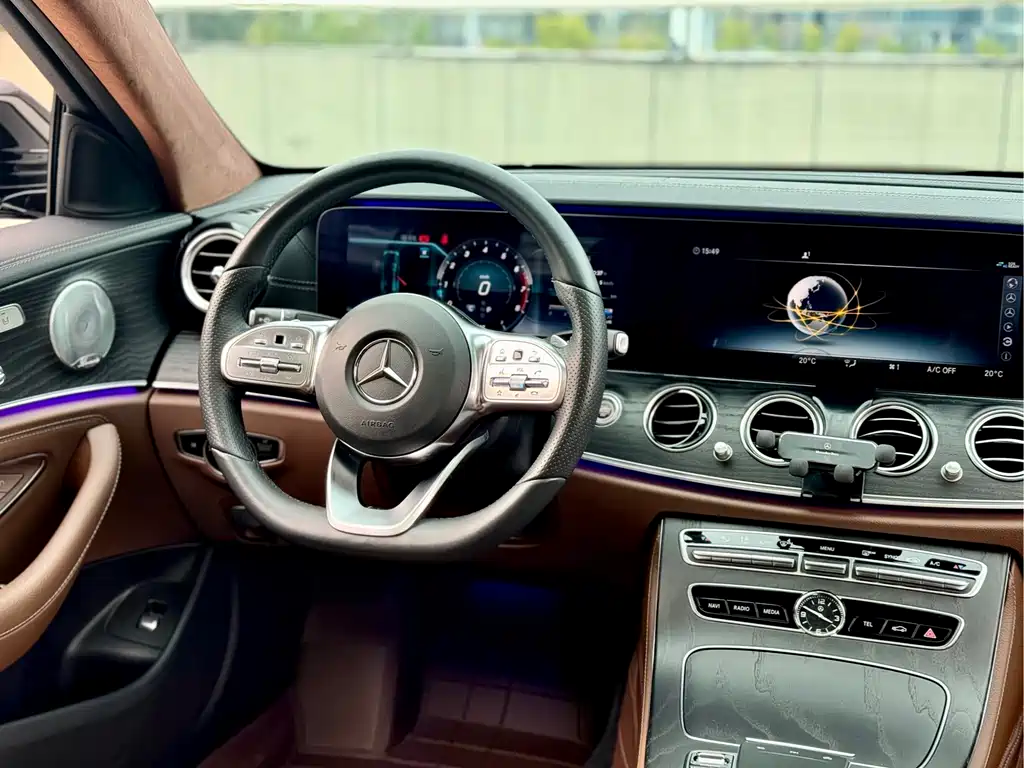 Mercedes-Benz E-Class 2019 — фото 11