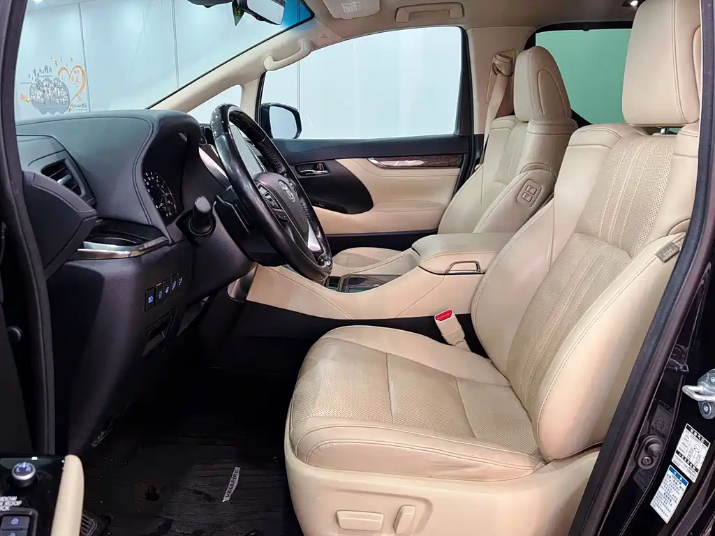 Toyota Vellfire 2022 — фото 8